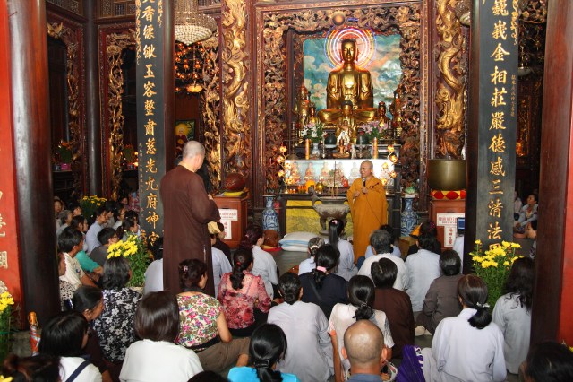 Chùm ảnh: Chùa Giác Ngộ tổ chức hành hương 10 chùa đầu xuân Quý Tỵ