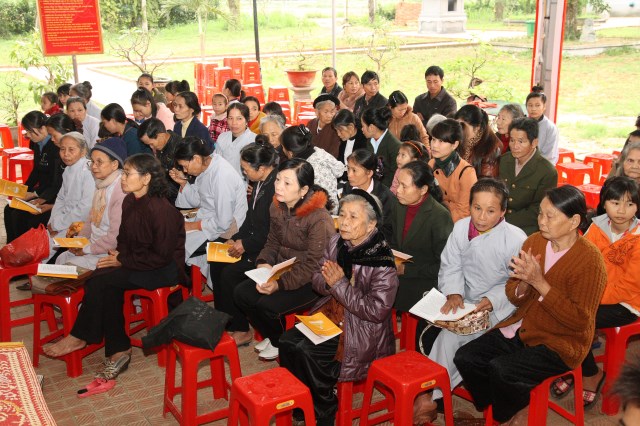 Hội từ thiện Đạo Phật Ngày Nay giúp đỡ người nghèo tại Hà Tĩnh
