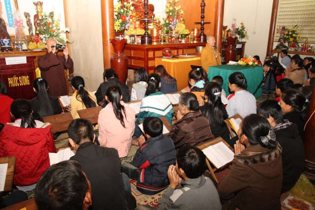 Hội từ thiện Đạo Phật Ngày Nay giúp đỡ người nghèo tại Hà Tĩnh