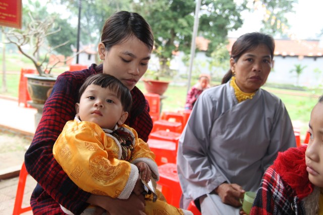 Hội từ thiện Đạo Phật Ngày Nay giúp đỡ người nghèo tại Hà Tĩnh