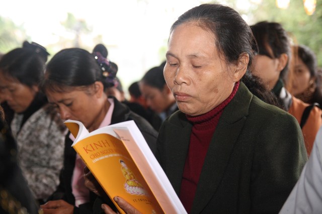 Hội từ thiện Đạo Phật Ngày Nay giúp đỡ người nghèo tại Hà Tĩnh