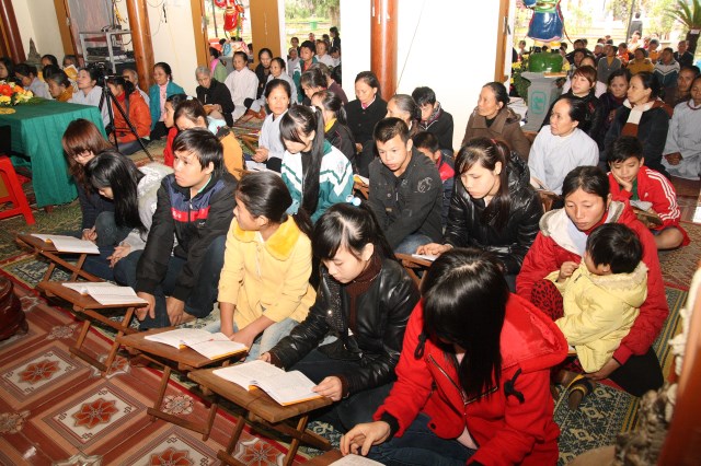 Hội từ thiện Đạo Phật Ngày Nay giúp đỡ người nghèo tại Hà Tĩnh