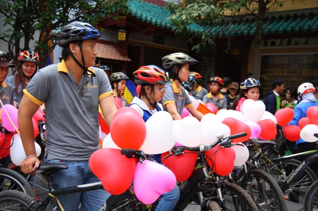 Ban Văn hóa THPG TP. HCM: Diễu hành xe đạp kêu gọi bảo vệ môi trường