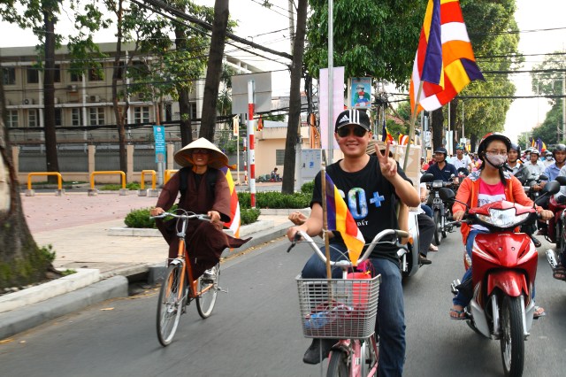 Ban Văn hóa THPG TP. HCM: Diễu hành xe đạp kêu gọi bảo vệ môi trường