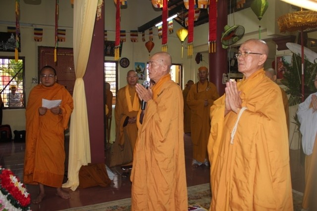 Chùm ảnh: Các phái đoàn viếng cố HT. Thích Huệ Hiền ngày 11/03/2013