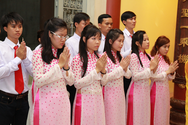 TP.HCM: Chùa Từ Tân rước đèn Dược Sư đầu năm