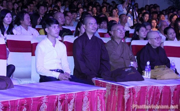 TP.HCM: Đêm nhạc từ thiện &quot;Nụ Cười Khai Tâm&quot;