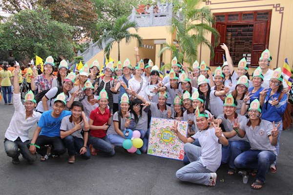 Chùm ảnh: Các CLB TNPT đạp xe hưởng ứng Giờ trái đất 2013