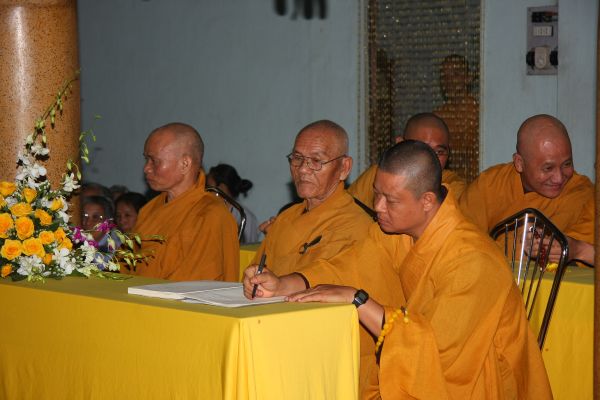 Hóc Môn: Lễ động thổ trùng tu chùa Linh Sơn