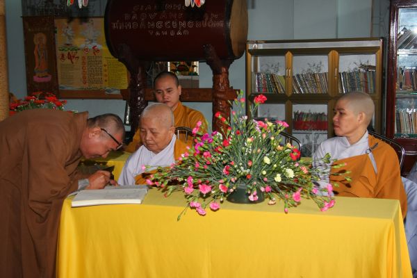 Hóc Môn: Lễ động thổ trùng tu chùa Linh Sơn