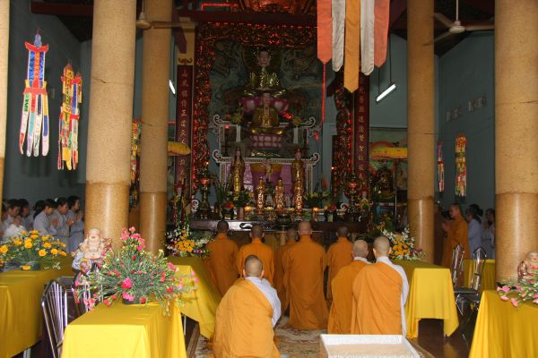 Hóc Môn: Lễ động thổ trùng tu chùa Linh Sơn