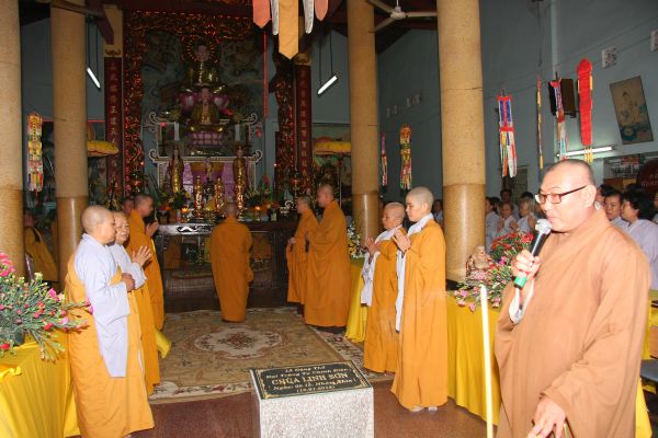Hóc Môn: Lễ động thổ trùng tu chùa Linh Sơn