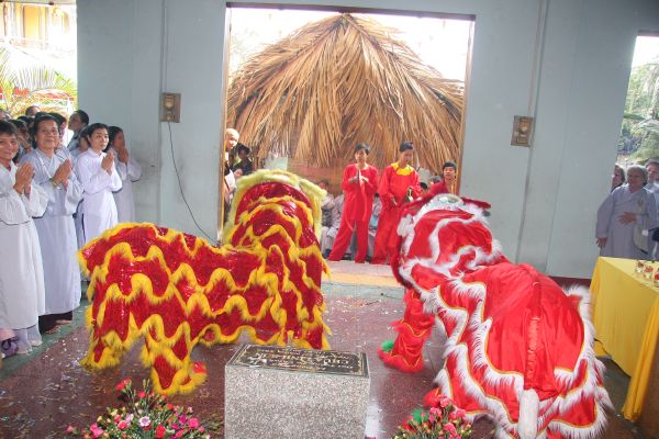 Hóc Môn: Lễ động thổ trùng tu chùa Linh Sơn