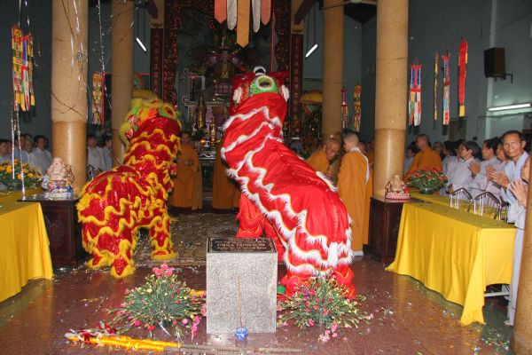 Hóc Môn: Lễ động thổ trùng tu chùa Linh Sơn