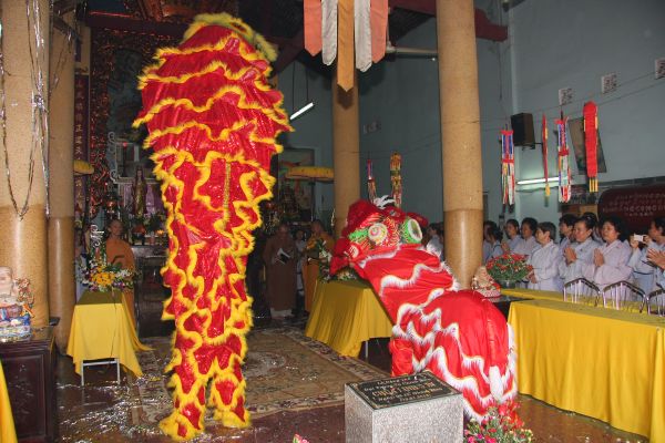 Hóc Môn: Lễ động thổ trùng tu chùa Linh Sơn