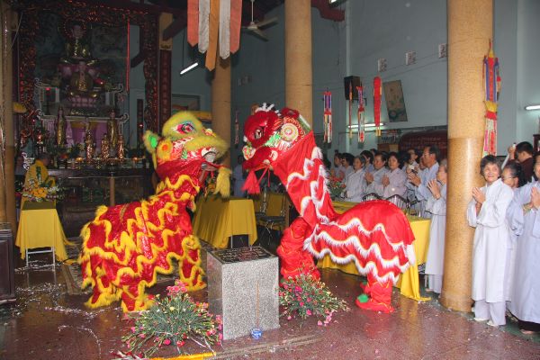 Hóc Môn: Lễ động thổ trùng tu chùa Linh Sơn