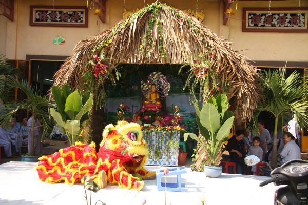 Hóc Môn: Lễ động thổ trùng tu chùa Linh Sơn