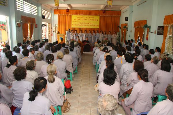 TP.HCM: Đêm hoa đăng mừng Thánh đạo