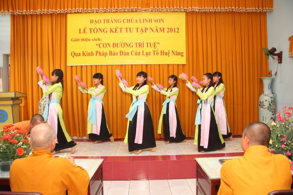 TP.HCM: Đêm hoa đăng mừng Thánh đạo