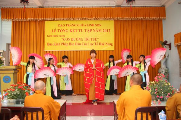 TP.HCM: Đêm hoa đăng mừng Thánh đạo