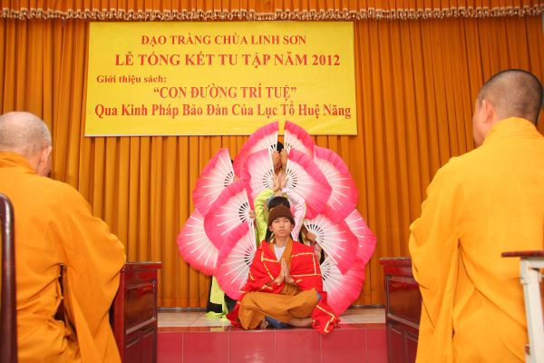 TP.HCM: Đêm hoa đăng mừng Thánh đạo