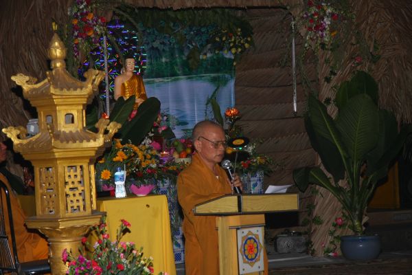 TP.HCM: Đêm hoa đăng mừng Thánh đạo