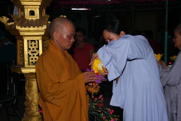 TP.HCM: Đêm hoa đăng mừng Thánh đạo