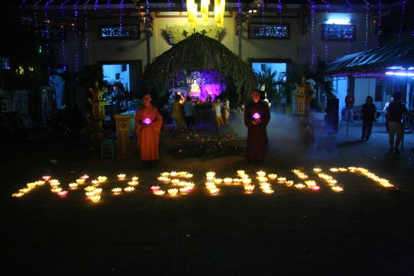 TP.HCM: Đêm hoa đăng mừng Thánh đạo