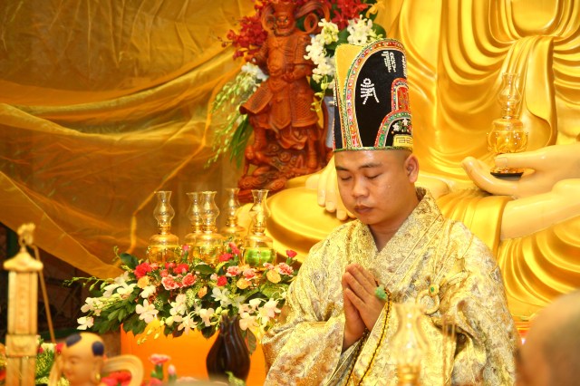 Chùm ảnh: Lễ hoàn đàn Dược Sư Thất Châu 3 ngày tại chùa Huệ Quang - Q. 10