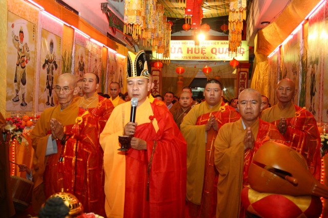 Chùm ảnh: Lễ hoàn đàn Dược Sư Thất Châu 3 ngày tại chùa Huệ Quang - Q. 10