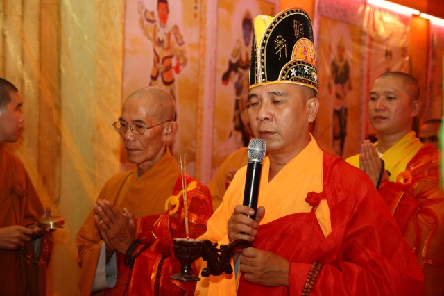 Chùm ảnh: Lễ hoàn đàn Dược Sư Thất Châu 3 ngày tại chùa Huệ Quang - Q. 10