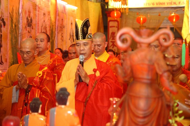 Chùm ảnh: Lễ hoàn đàn Dược Sư Thất Châu 3 ngày tại chùa Huệ Quang - Q. 10