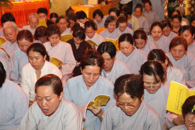 Chùm ảnh: Lễ hoàn đàn Dược Sư Thất Châu 3 ngày tại chùa Huệ Quang - Q. 10