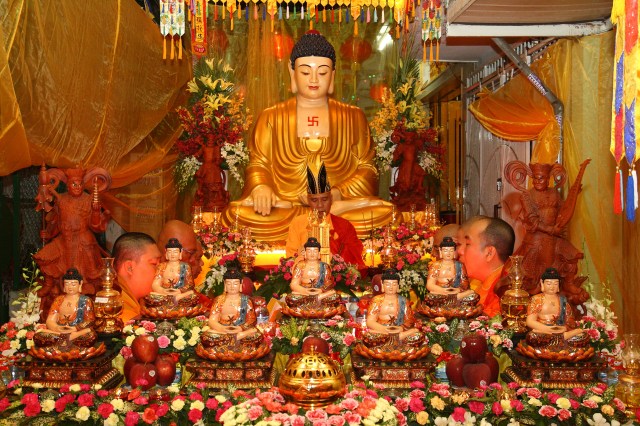 Chùm ảnh: Lễ hoàn đàn Dược Sư Thất Châu 3 ngày tại chùa Huệ Quang - Q. 10