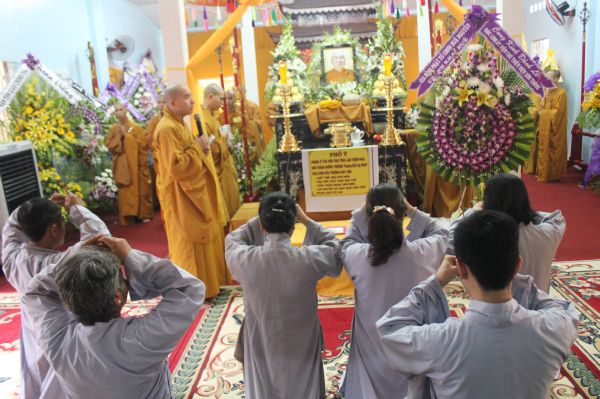 Vĩnh Long: Tang lễ ngày thứ hai của cố HT. Thích Đắc Pháp - Phần II