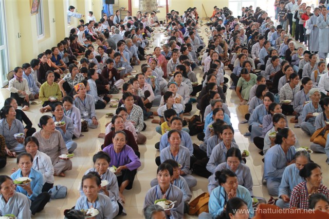 Nghệ An: ĐĐ. Thích Tuệ Minh thuyết giảng tại khóa tu An Lạc chùa Chí Linh