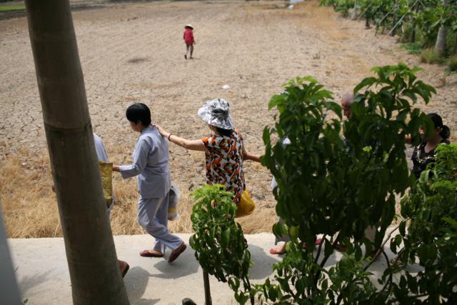 Long An: Chùa Khánh Ninh tổ chức khoá tu dành cho bệnh nhân ung bướu và khiếm thị