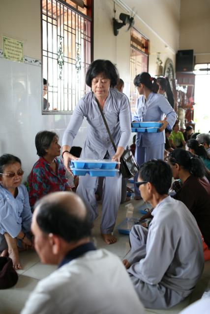 Long An: Chùa Khánh Ninh tổ chức khoá tu dành cho bệnh nhân ung bướu và khiếm thị