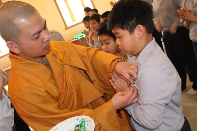 Gia đình Phật tử (GĐPT) chùa Trúc Lâm (Hoa Kỳ) ra mắt ban huynh trưởng