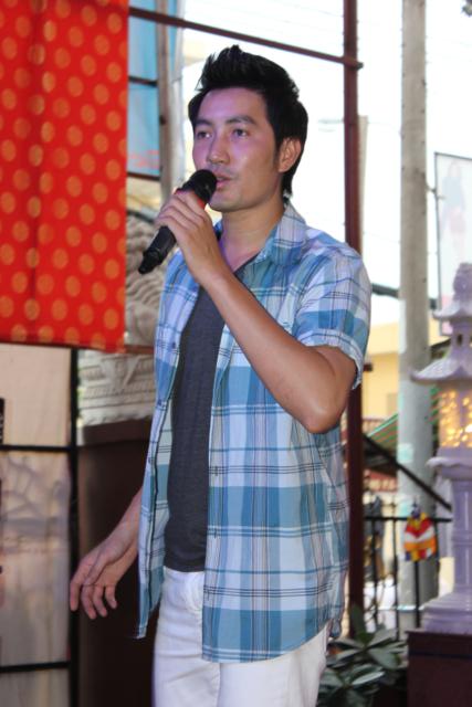 Văn Nghệ Sĩ Phát Quà Cho Người Nghèo Tại Chùa Trung Nghĩa Chùa Trung Nghĩa