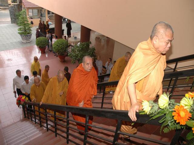 Trường TCPH TP. HCM: Lễ tốt nghiệp và khai giảng lớp Trung Cấp - Cao Đẳng khoá mới