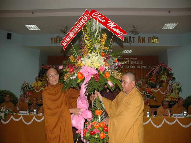 Trường TCPH TP. HCM: Lễ tốt nghiệp và khai giảng lớp Trung Cấp - Cao Đẳng khoá mới