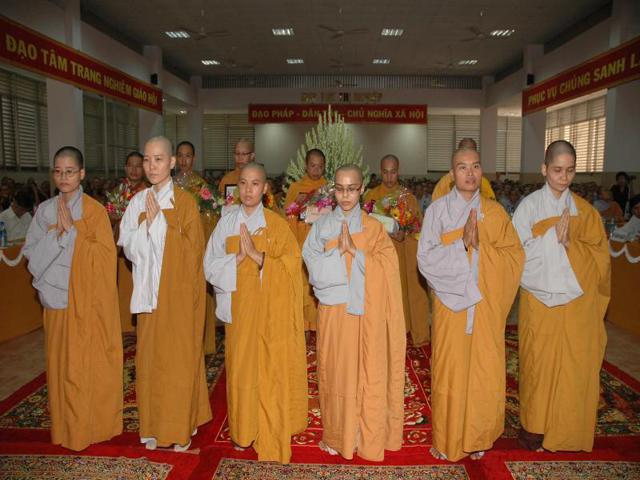 Trường TCPH TP. HCM: Lễ tốt nghiệp và khai giảng lớp Trung Cấp - Cao Đẳng khoá mới