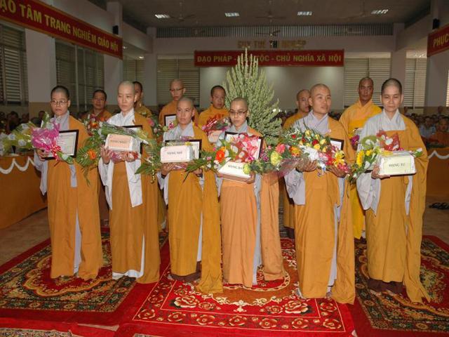 Trường TCPH TP. HCM: Lễ tốt nghiệp và khai giảng lớp Trung Cấp - Cao Đẳng khoá mới