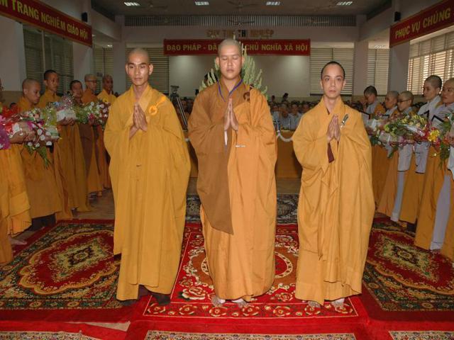 Trường TCPH TP. HCM: Lễ tốt nghiệp và khai giảng lớp Trung Cấp - Cao Đẳng khoá mới
