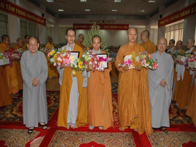 Trường TCPH TP. HCM: Lễ tốt nghiệp và khai giảng lớp Trung Cấp - Cao Đẳng khoá mới