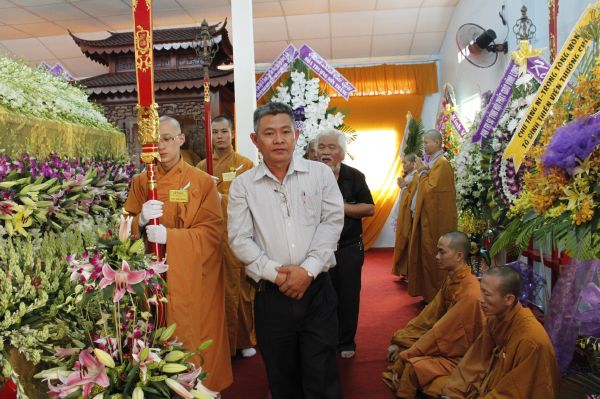 TV Sơn Thắng: Các phái đoàn viếng phần V