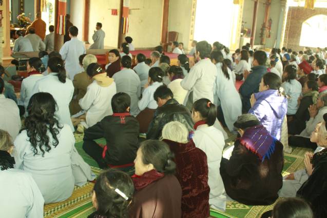 Chùa Xuân Đài: Lễ Phật thành đạo và Phật tử nghe pháp của TT. Thích Nhật Từ