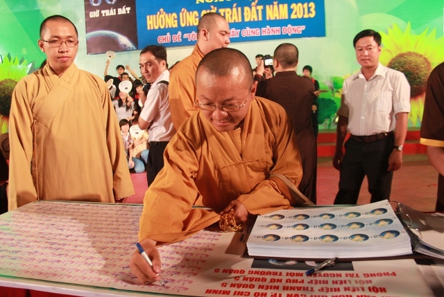 TP. HCM: Ngày hội hưởng ứng Giờ Trái đất 2013
