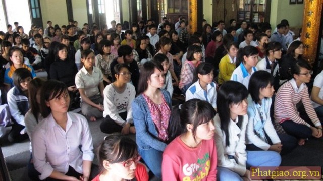 Hà Nội: Gần 200 học viên dự ngày tu an lạc tại chùa Đình Quán
